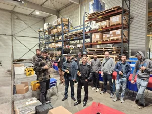 l'équipe Métalinox réunie dans l'atelier de Mettray